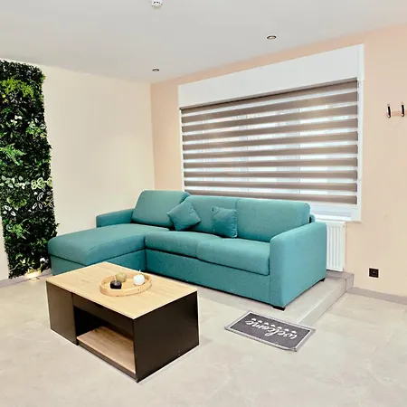 Chez Leon